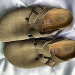 Birkenstocks, 38, tan